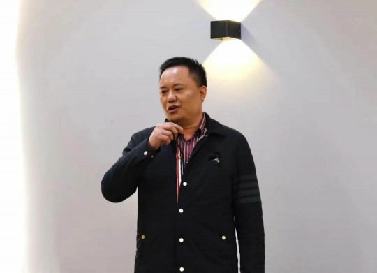 维多利亚老品牌vic(集团)官方网站